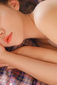 乌鸦嘴妙女郎